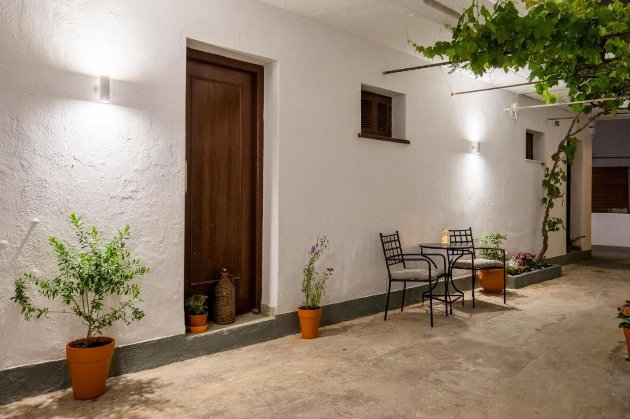 Uncle John'S Guesthouse スコペロス エクステリア 写真